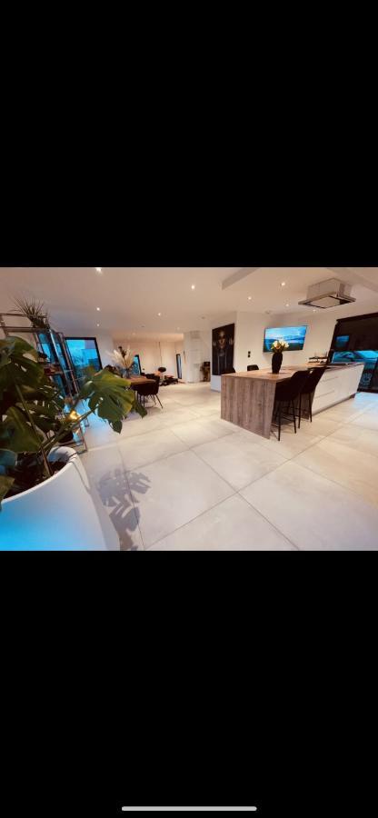 Magnifique Villa Avec Jaccuzi Wimille Esterno foto