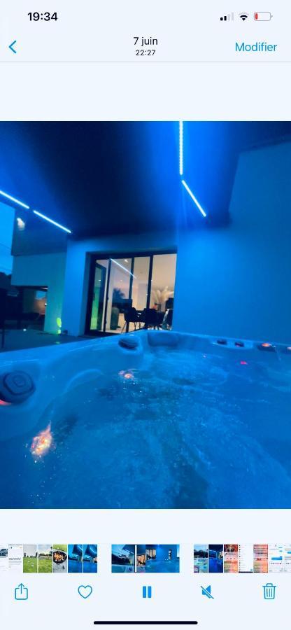 Magnifique Villa Avec Jaccuzi Wimille Esterno foto